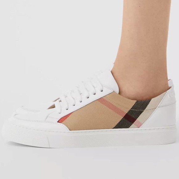 BURBERRY SNEAKERS - Picture 2 of 8
